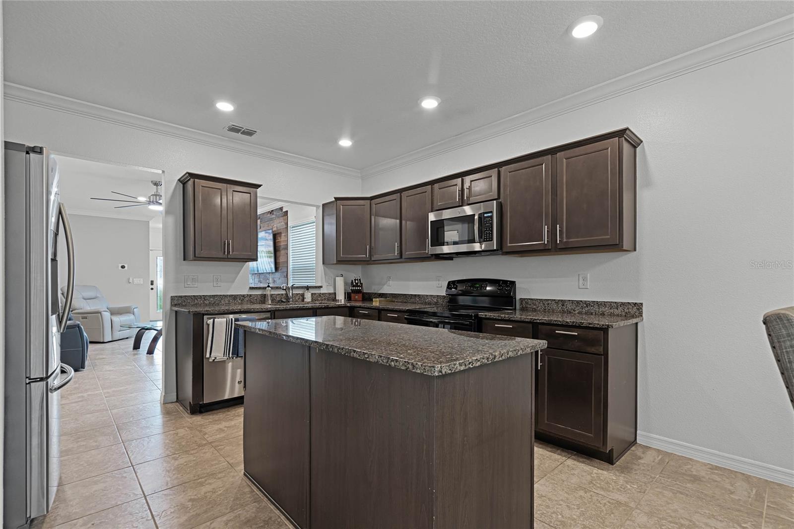 2267 CANYON BREEZE AVE