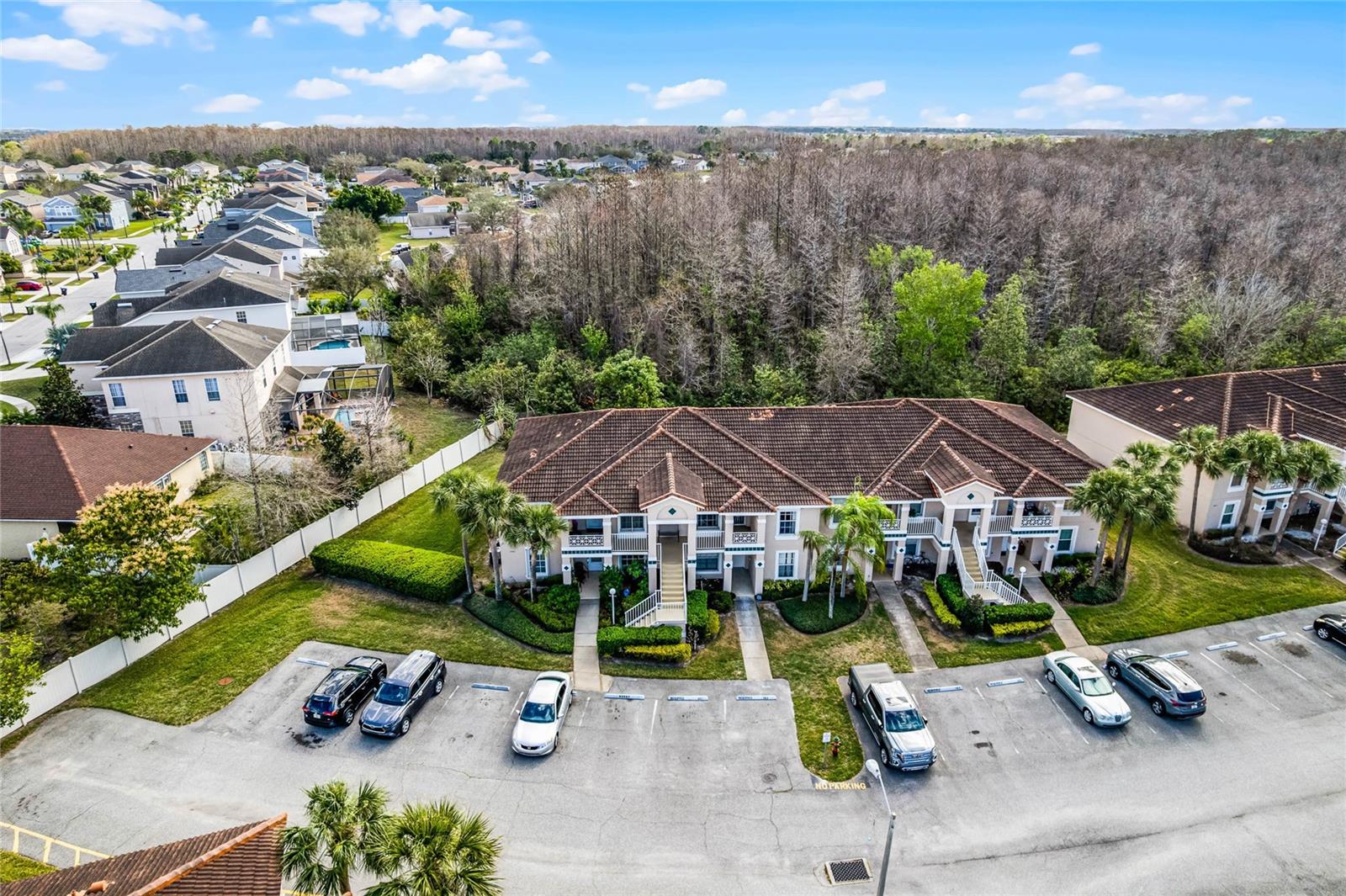 13801 TIMBERLAND DR #202