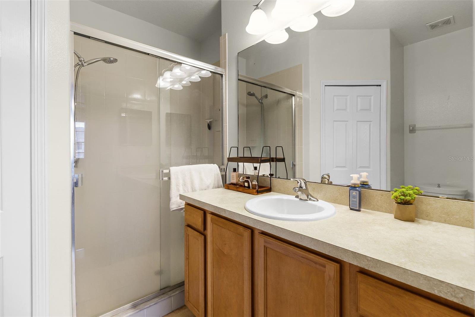 2330 WINDSOR LAKE CIR