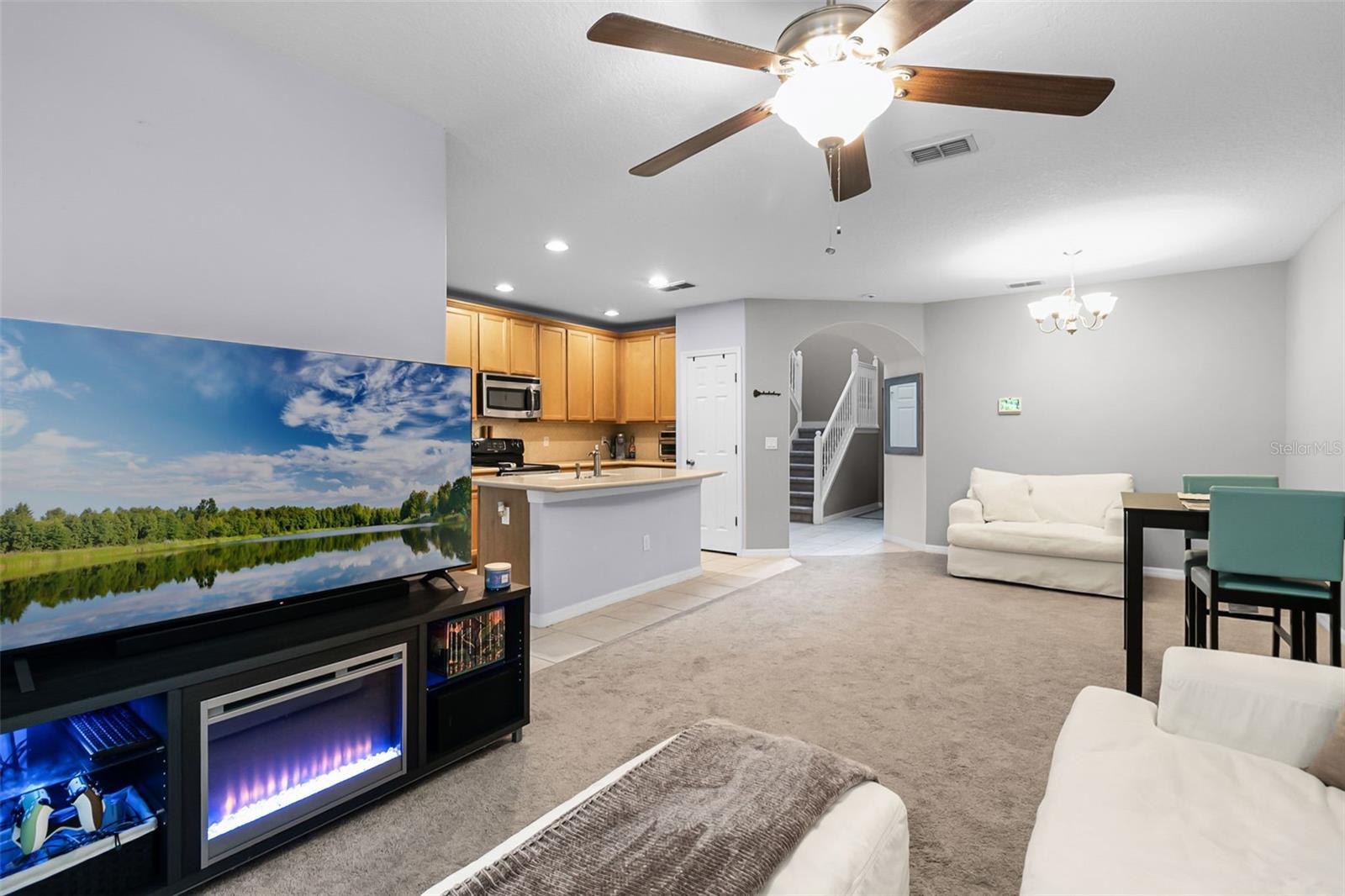 2330 WINDSOR LAKE CIR