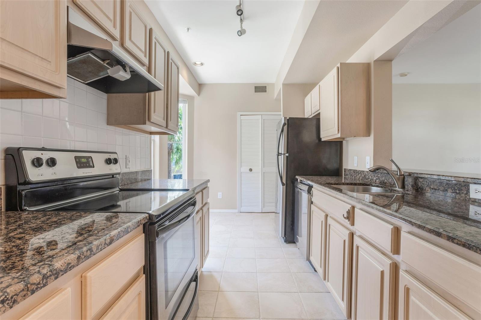 408 SUMMIT RIDGE PL #210