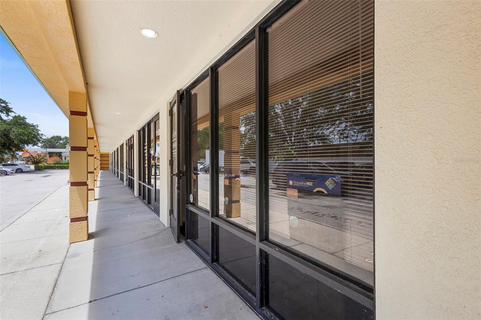 1106 PLAZA DR