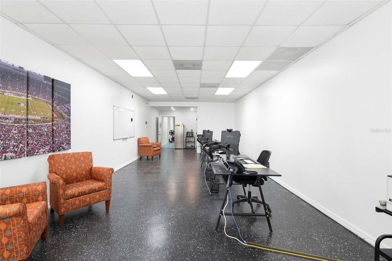 1106 PLAZA DR