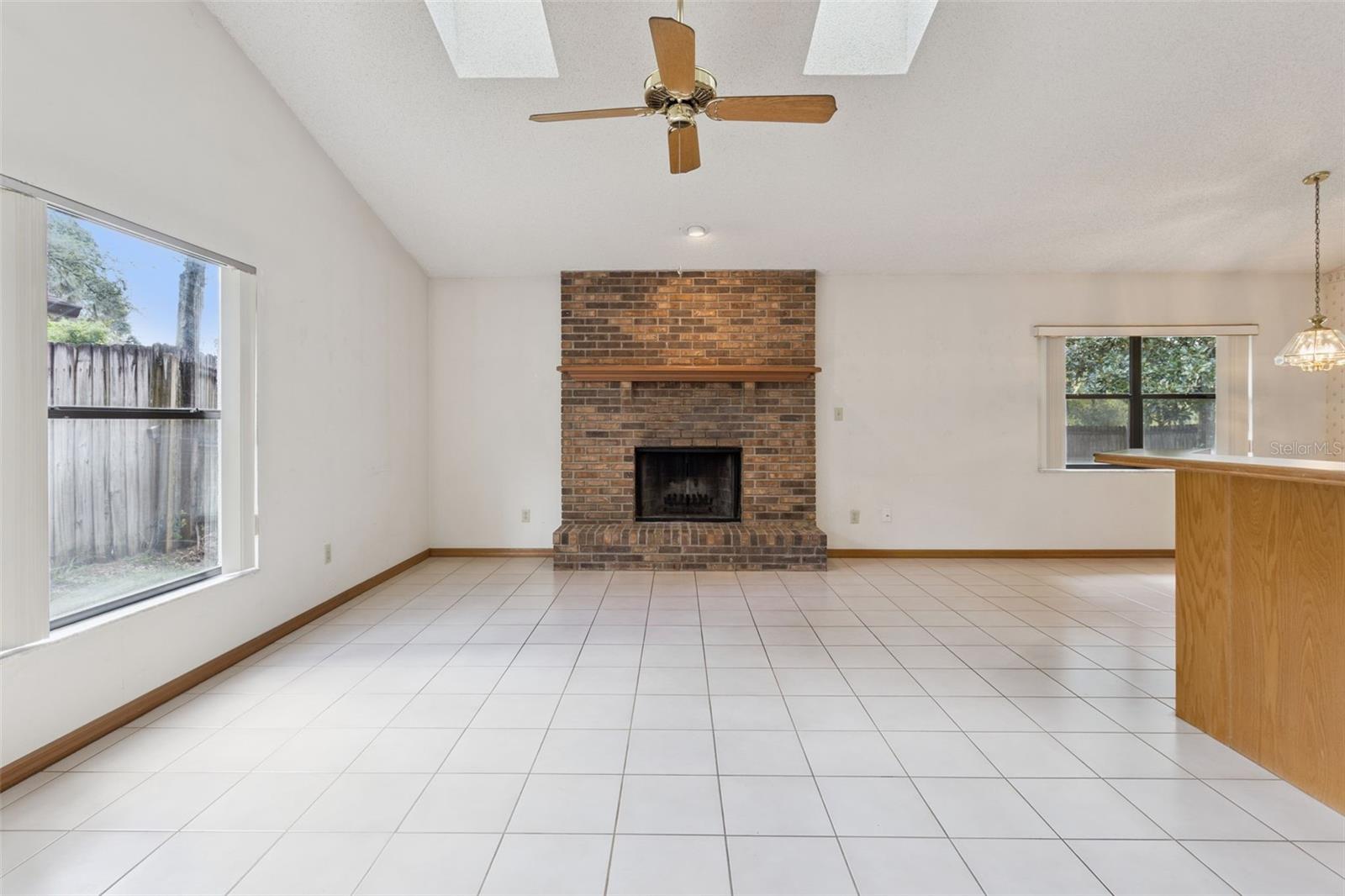 169 CITRUS TREE LN