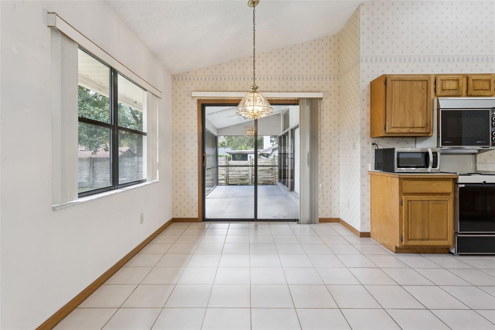 169 CITRUS TREE LN