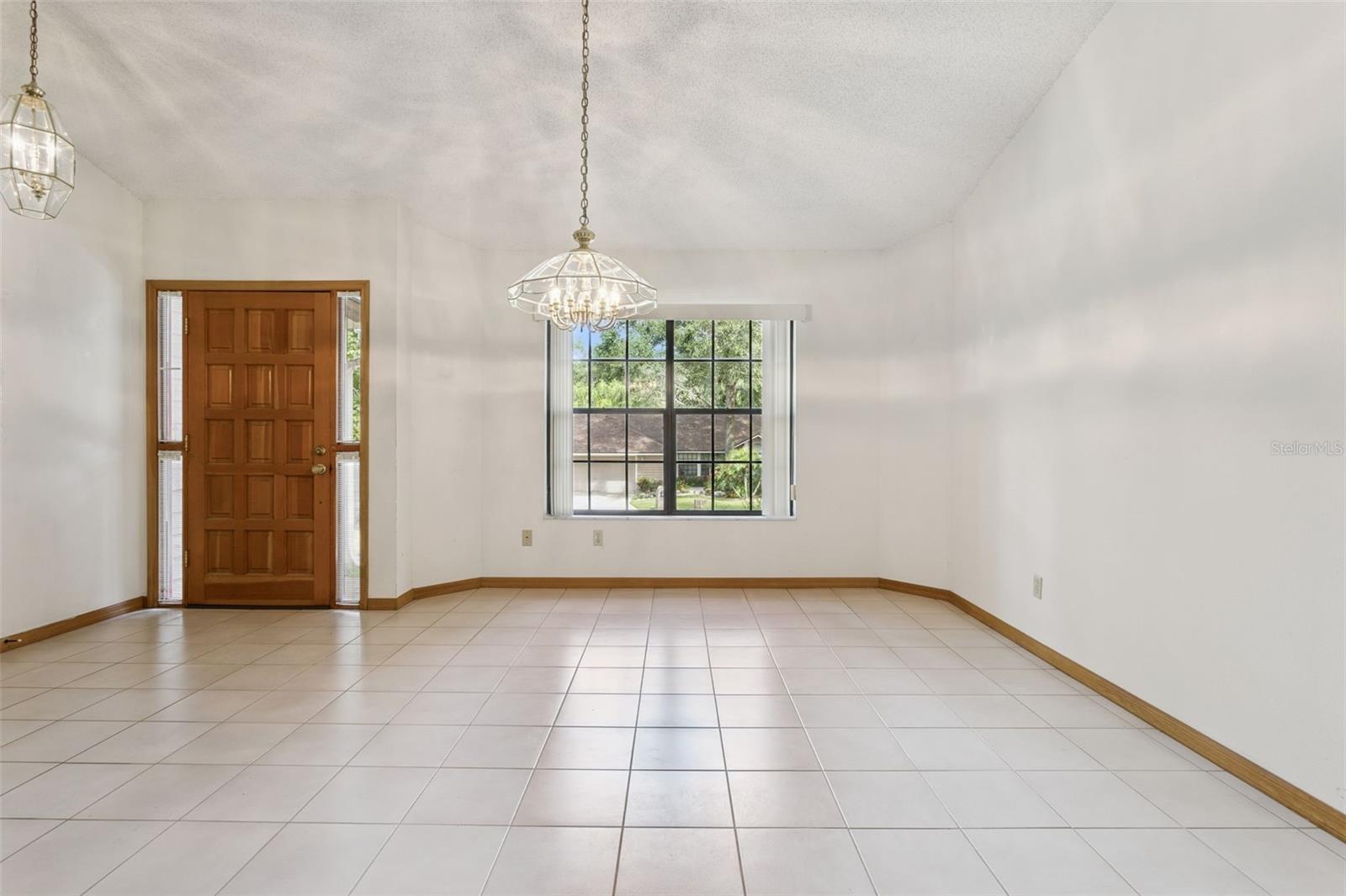 169 CITRUS TREE LN