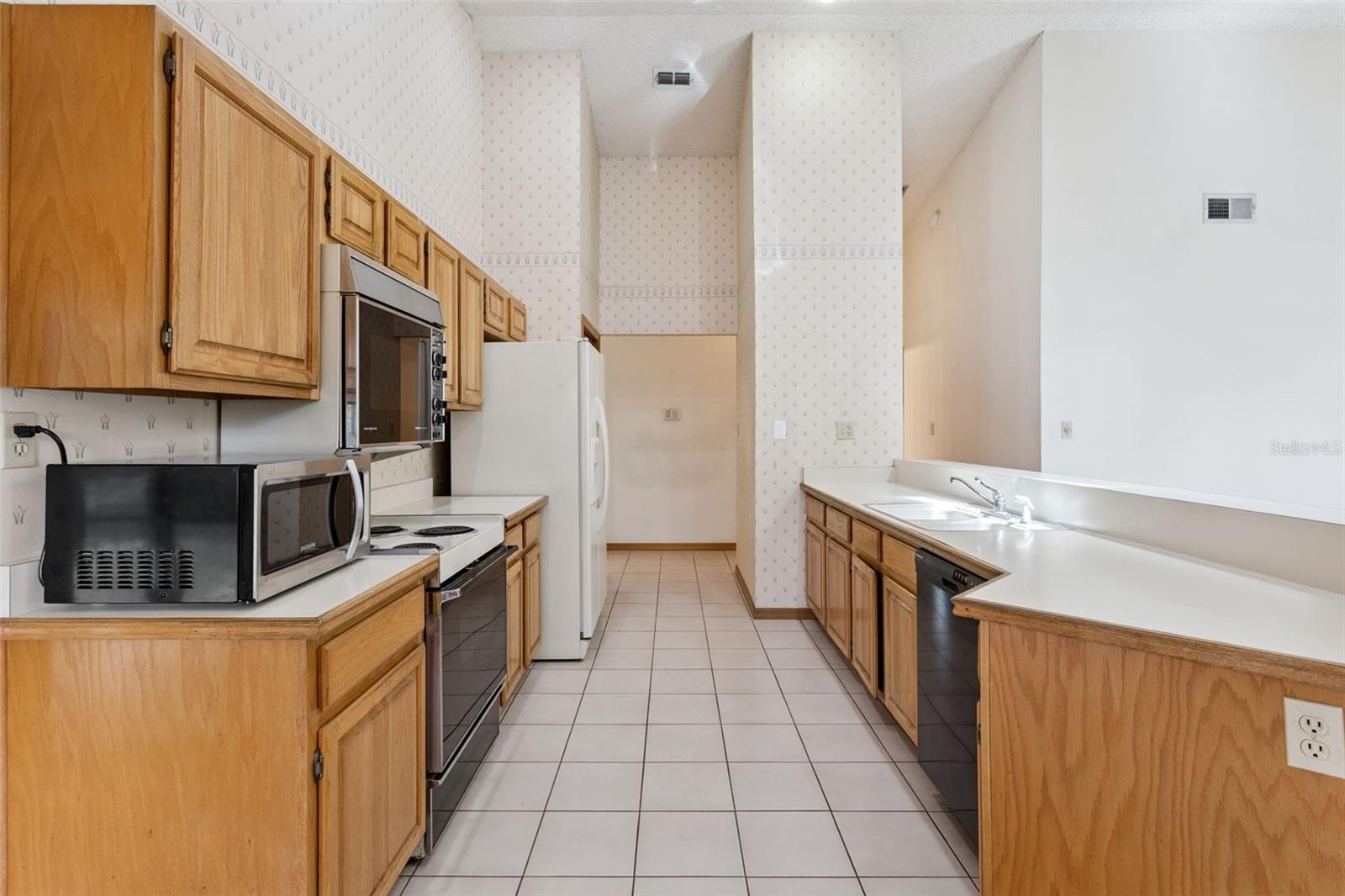169 CITRUS TREE LN