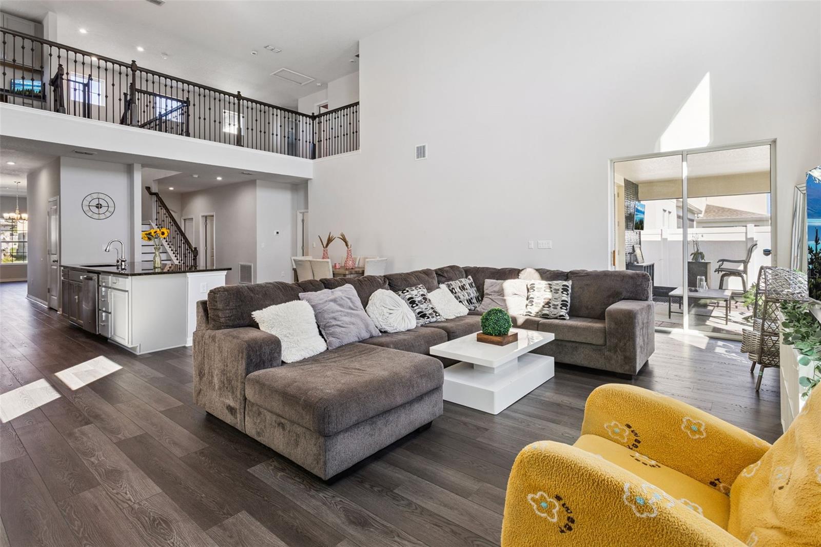 1111 LONE PALM WAY