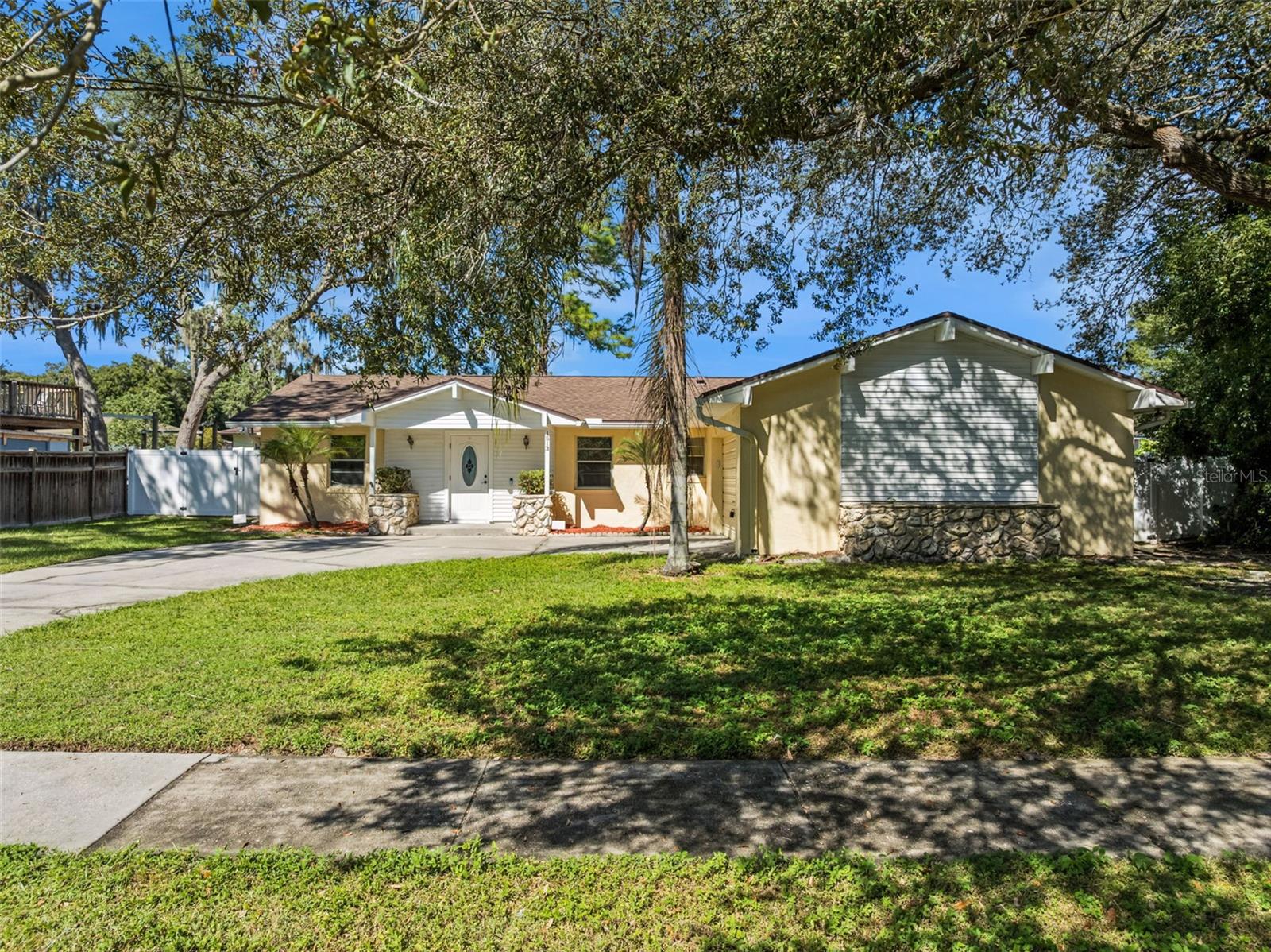 1513 LEOPARD CT