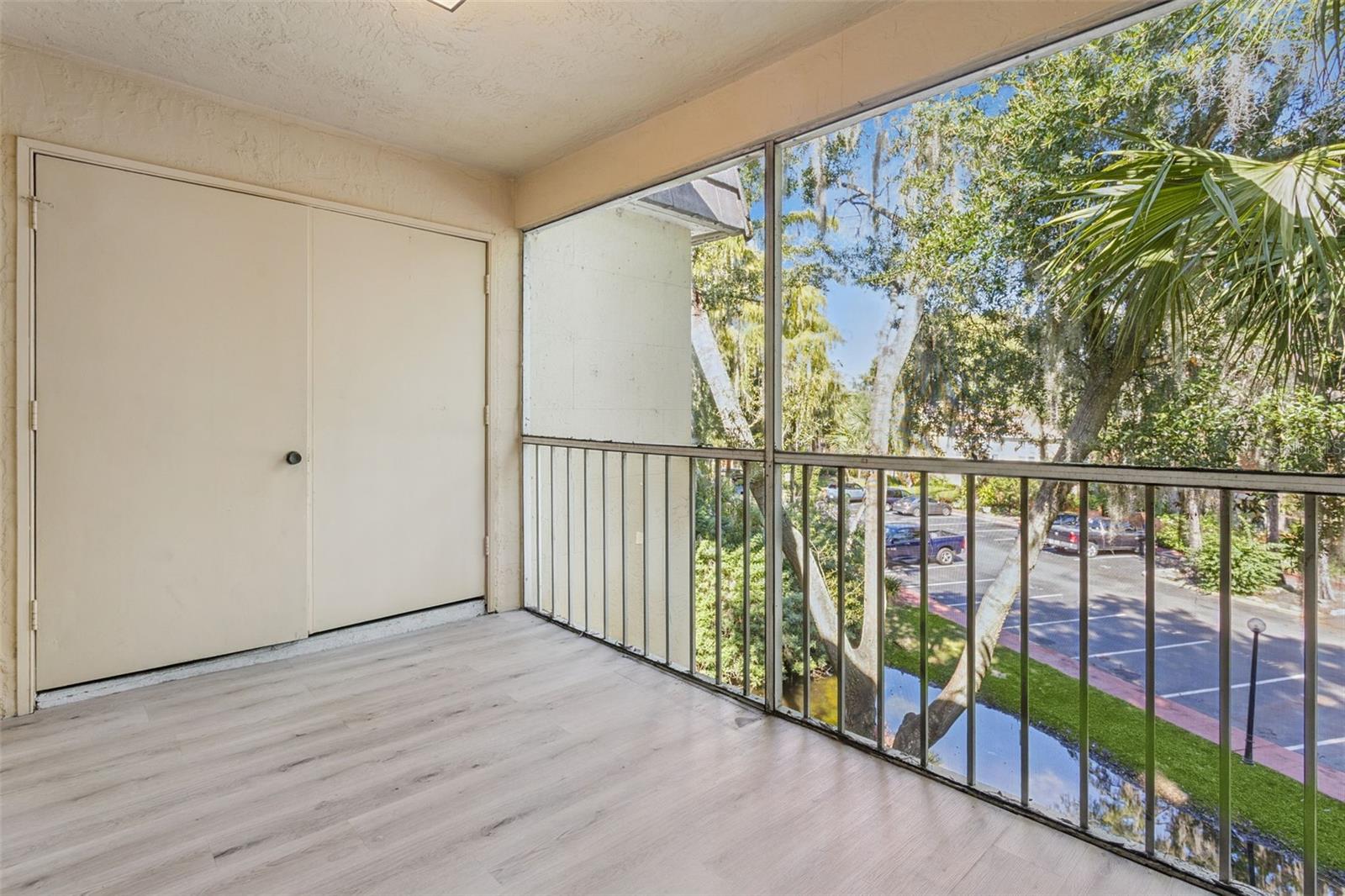 3981 VERSAILLES DR #3981F