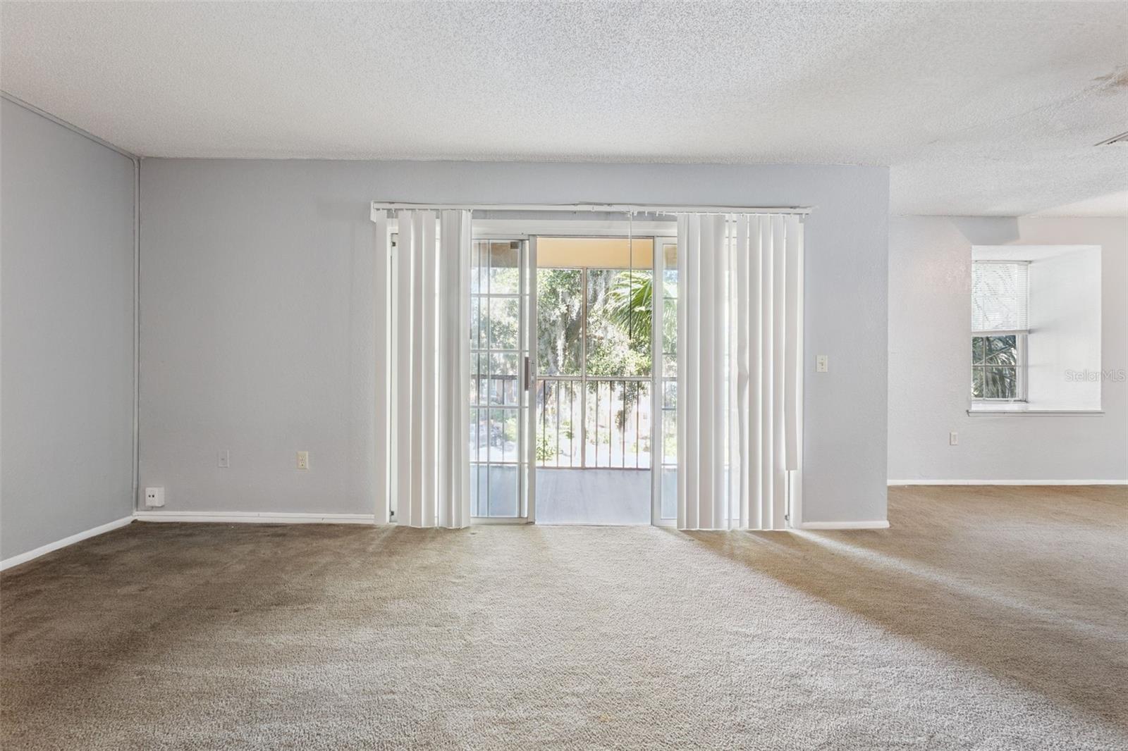 3981 VERSAILLES DR #3981F