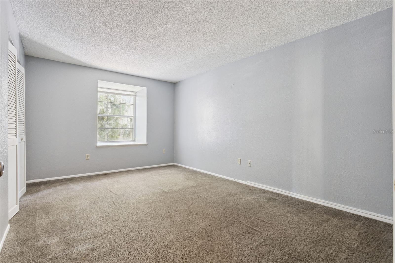 3981 VERSAILLES DR #3981F