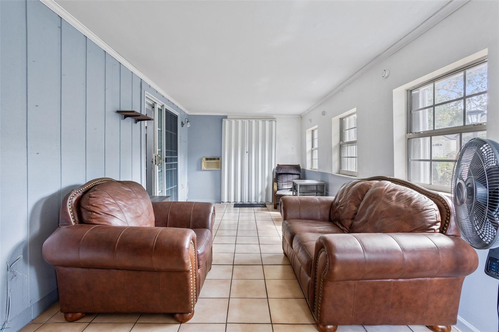 3646 FALLING LEAF LN