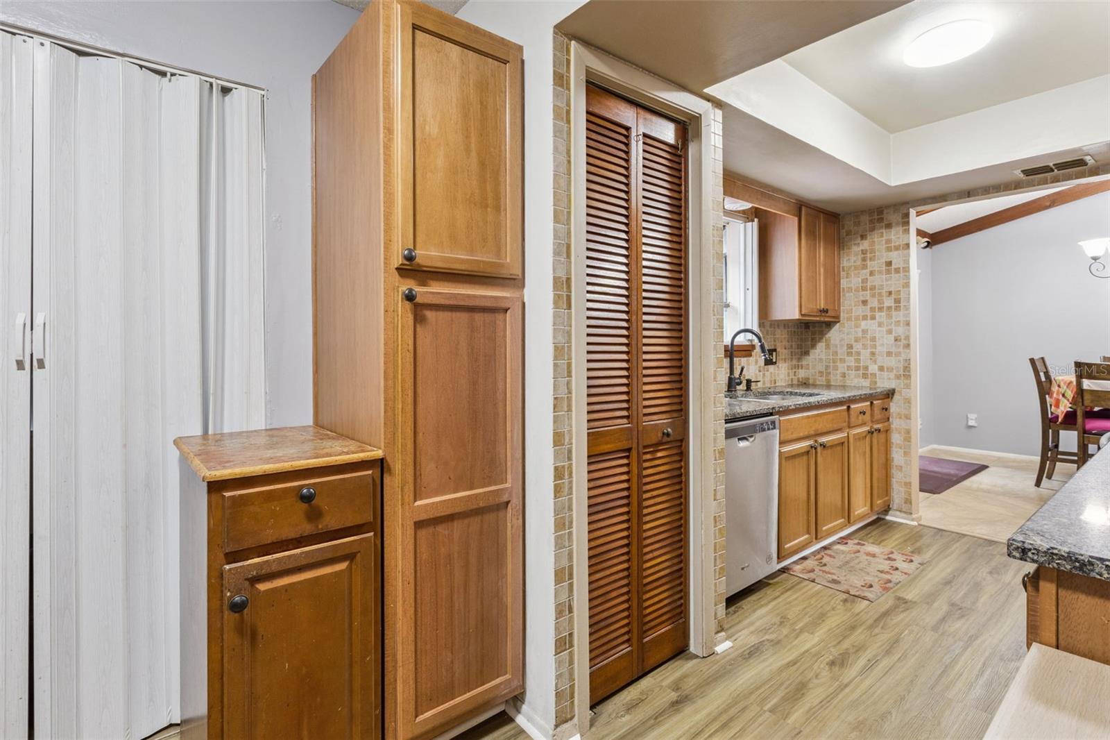 3646 FALLING LEAF LN