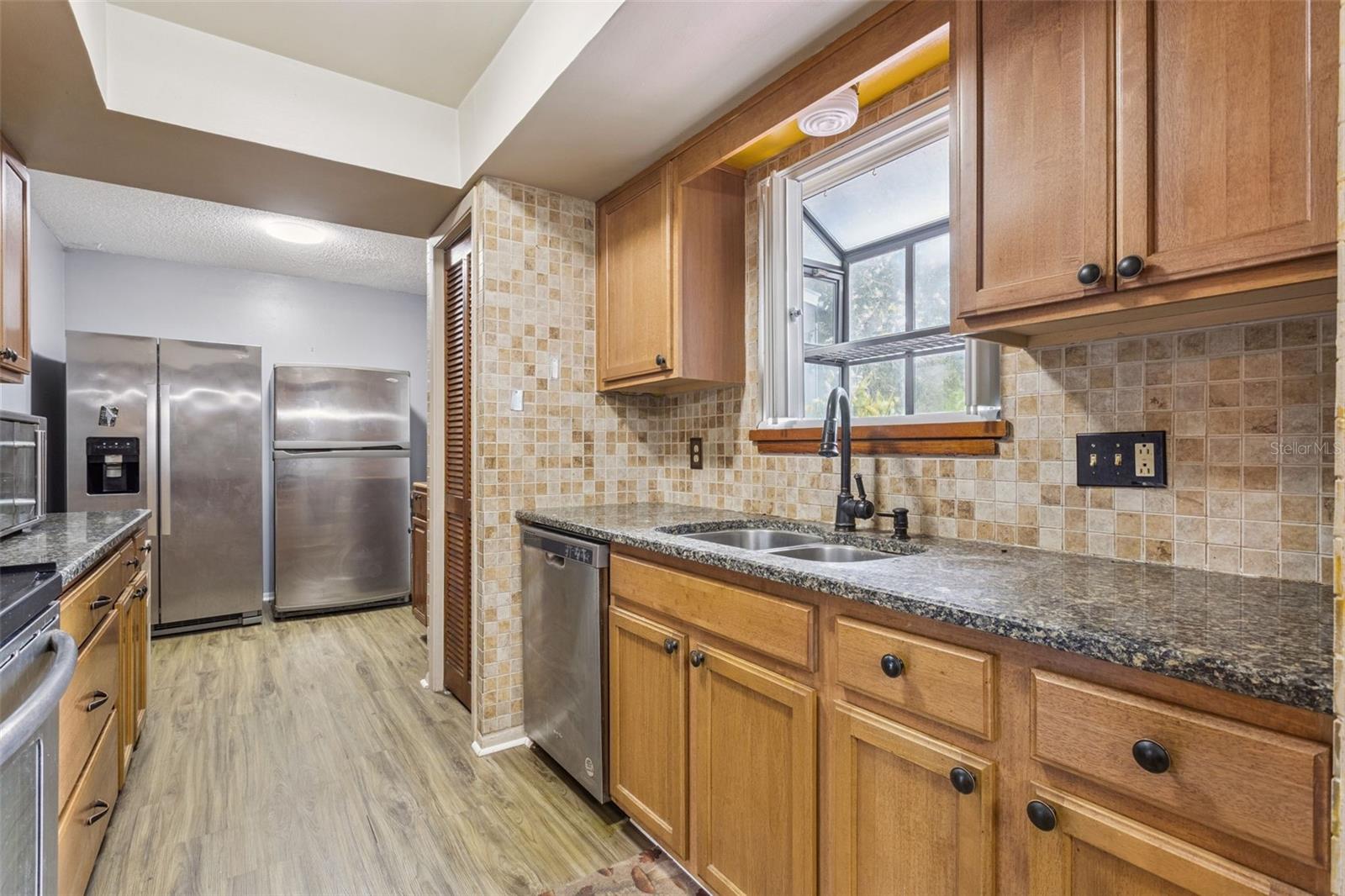 3646 FALLING LEAF LN