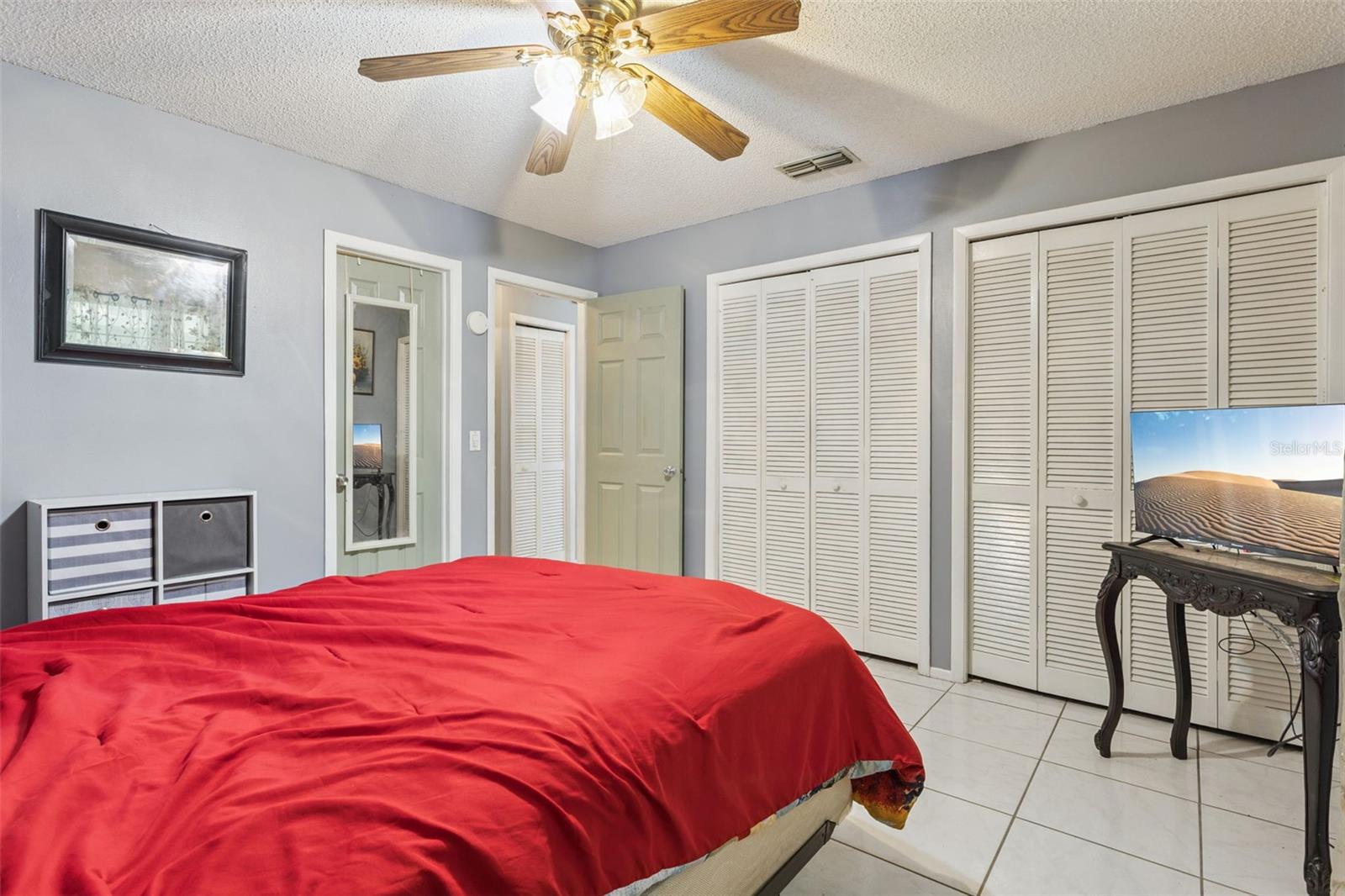 3646 FALLING LEAF LN