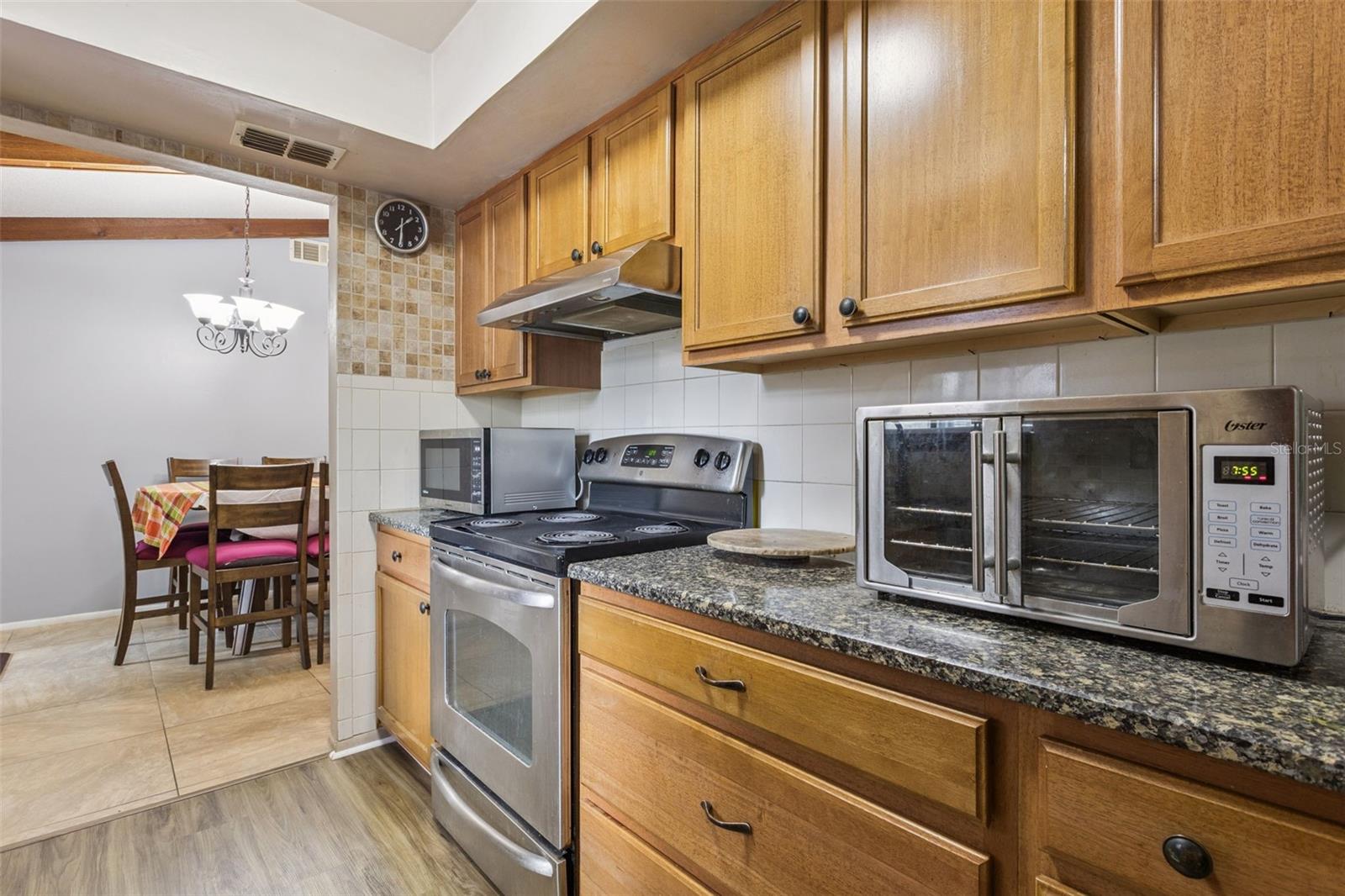 3646 FALLING LEAF LN