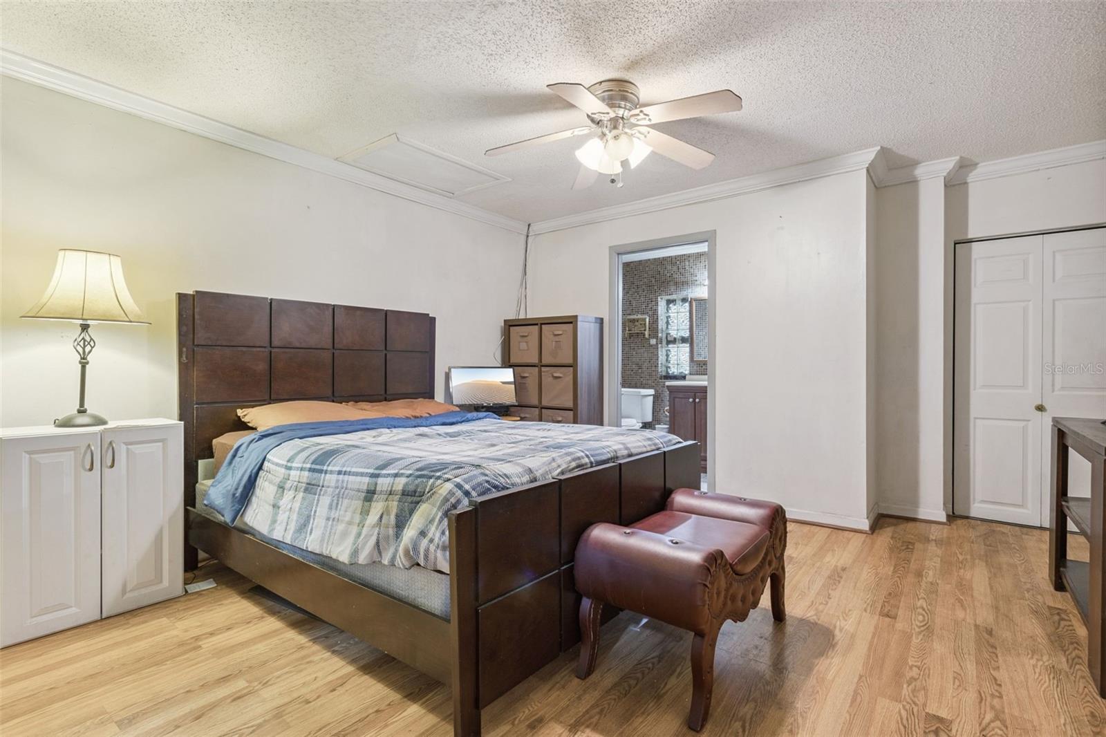 3646 FALLING LEAF LN