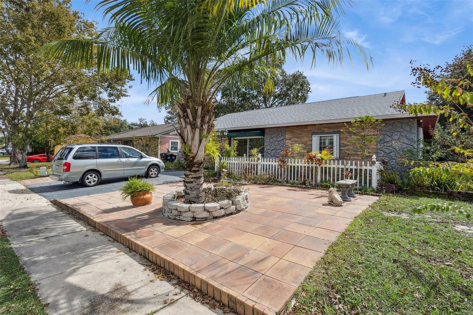 3646 FALLING LEAF LN