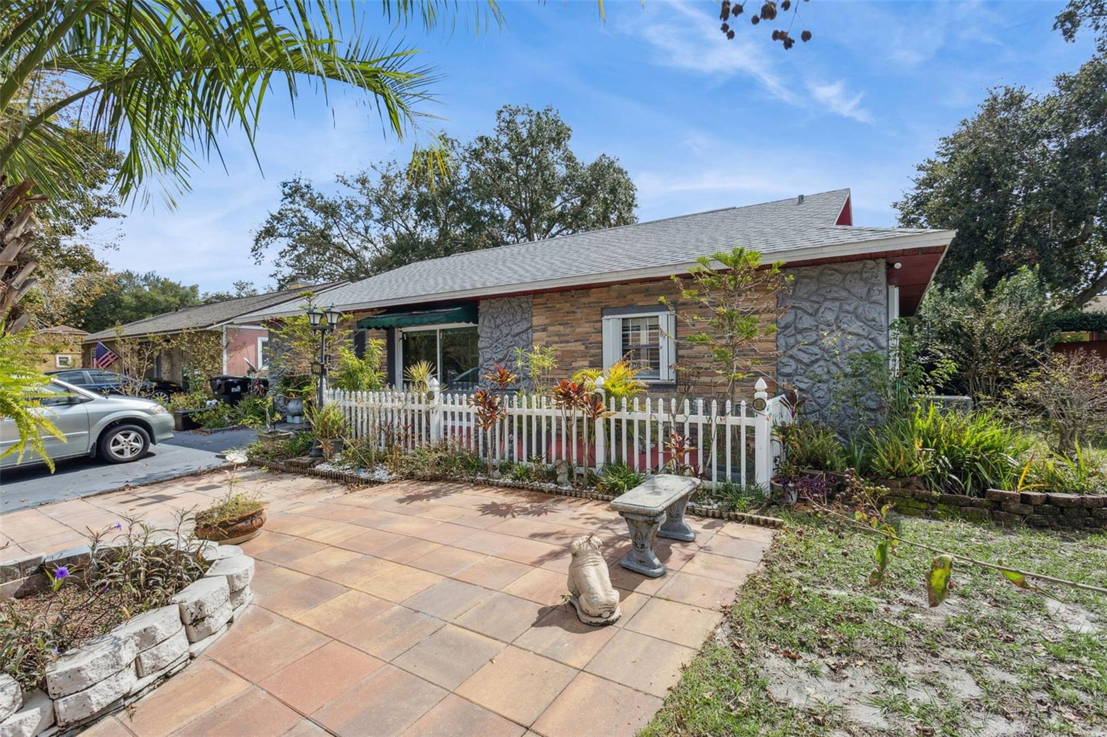 3646 FALLING LEAF LN