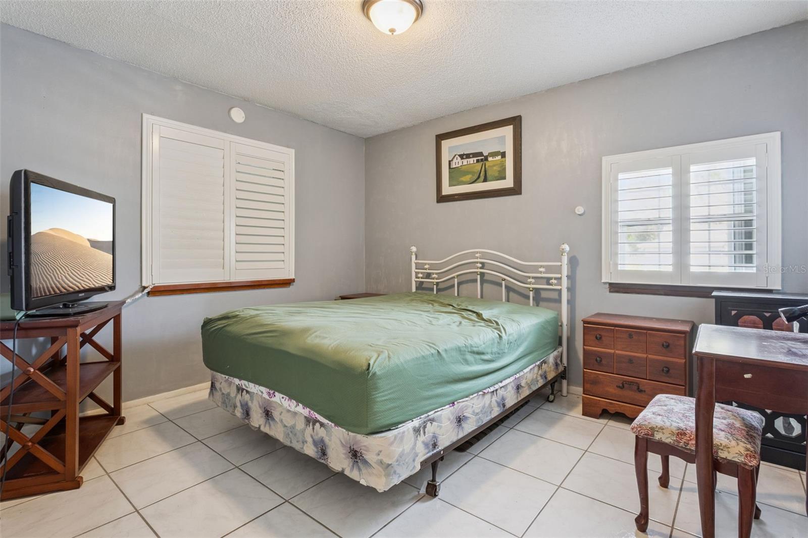 3646 FALLING LEAF LN