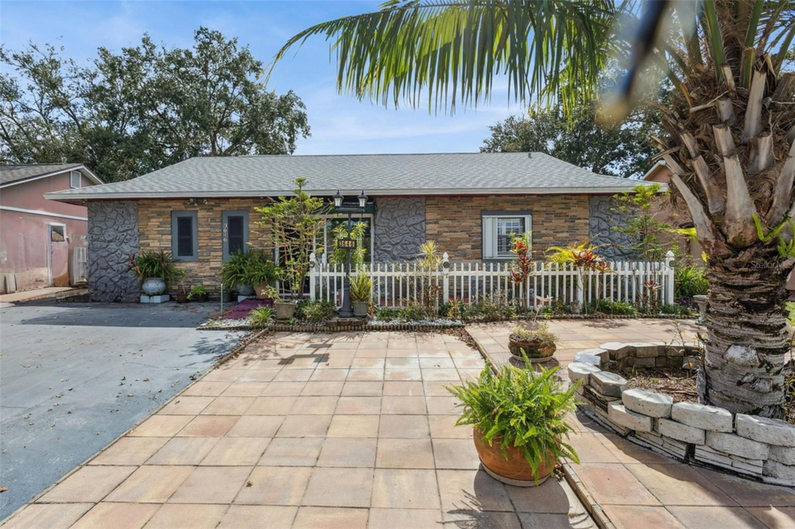 3646 FALLING LEAF LN