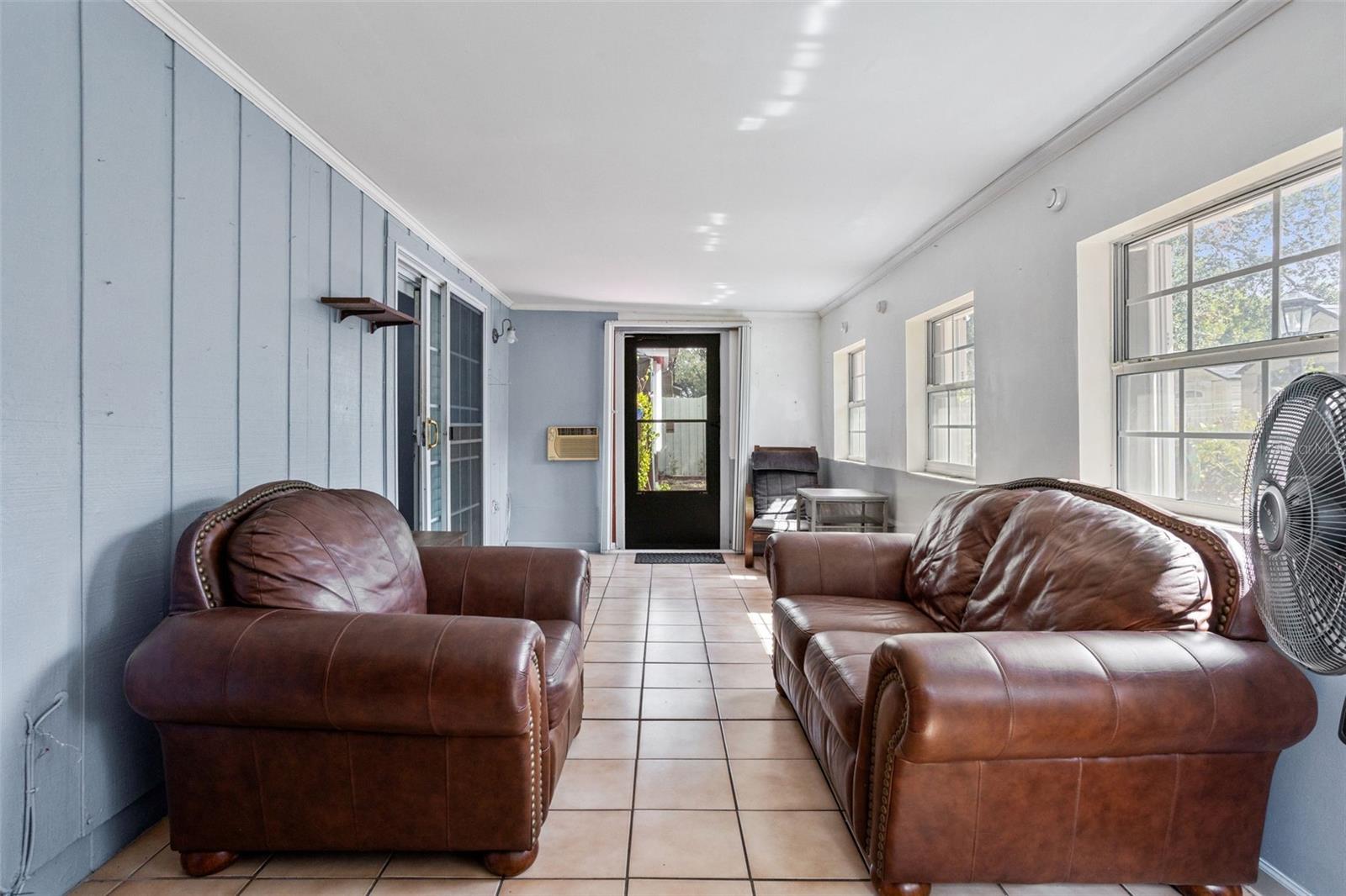 3646 FALLING LEAF LN