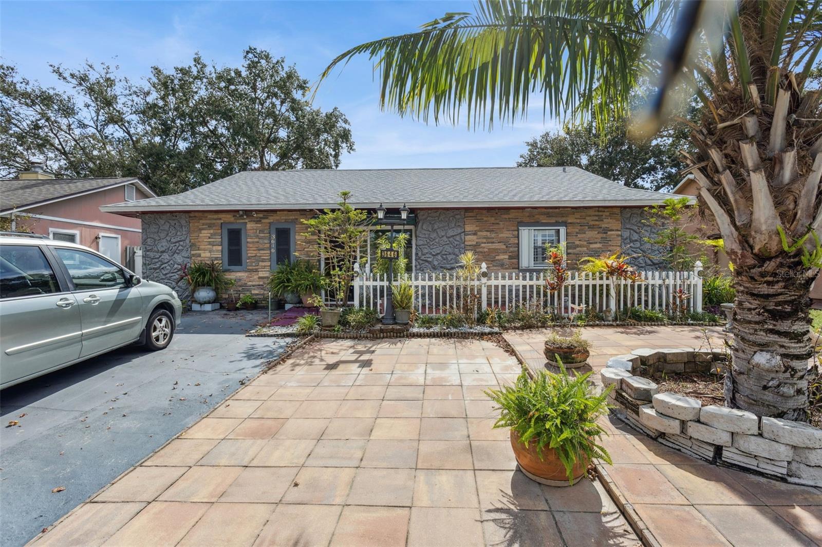 3646 FALLING LEAF LN