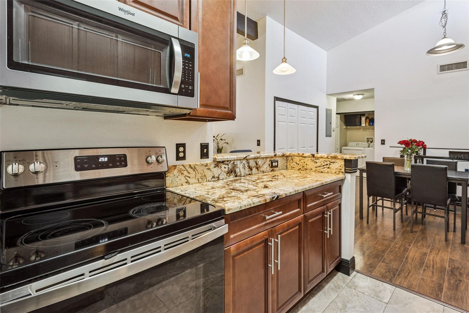 145 N PEARL LAKE CSWY #208