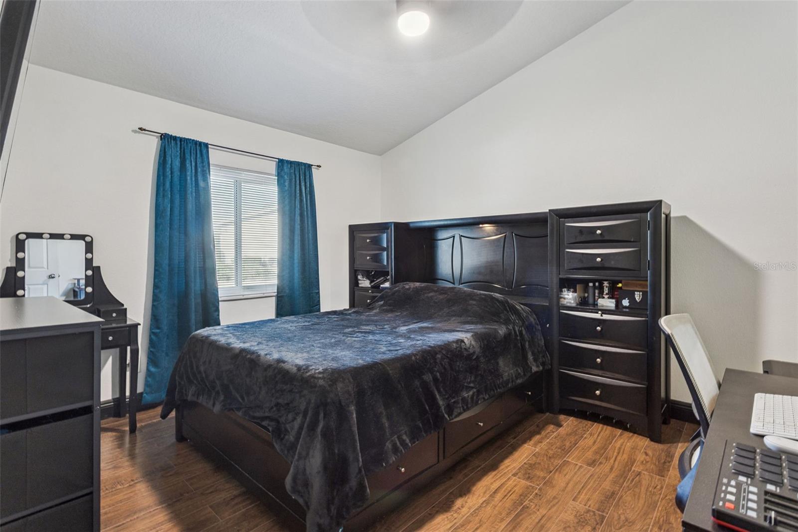 145 N PEARL LAKE CSWY #208