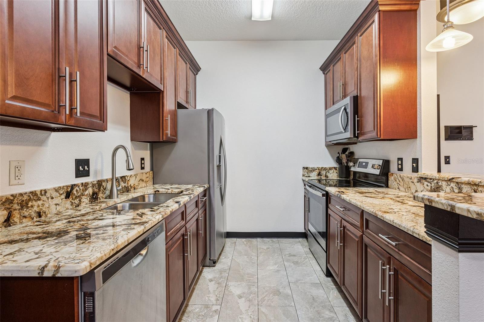 145 N PEARL LAKE CSWY #208