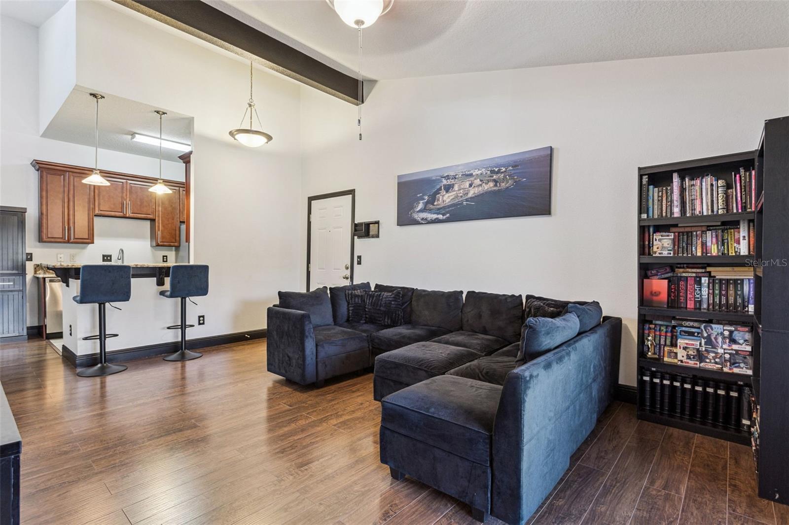 145 N PEARL LAKE CSWY #208