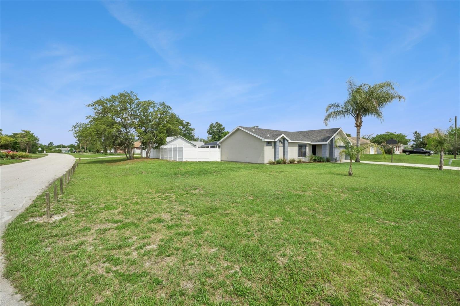 2620 E DORCHESTER DR