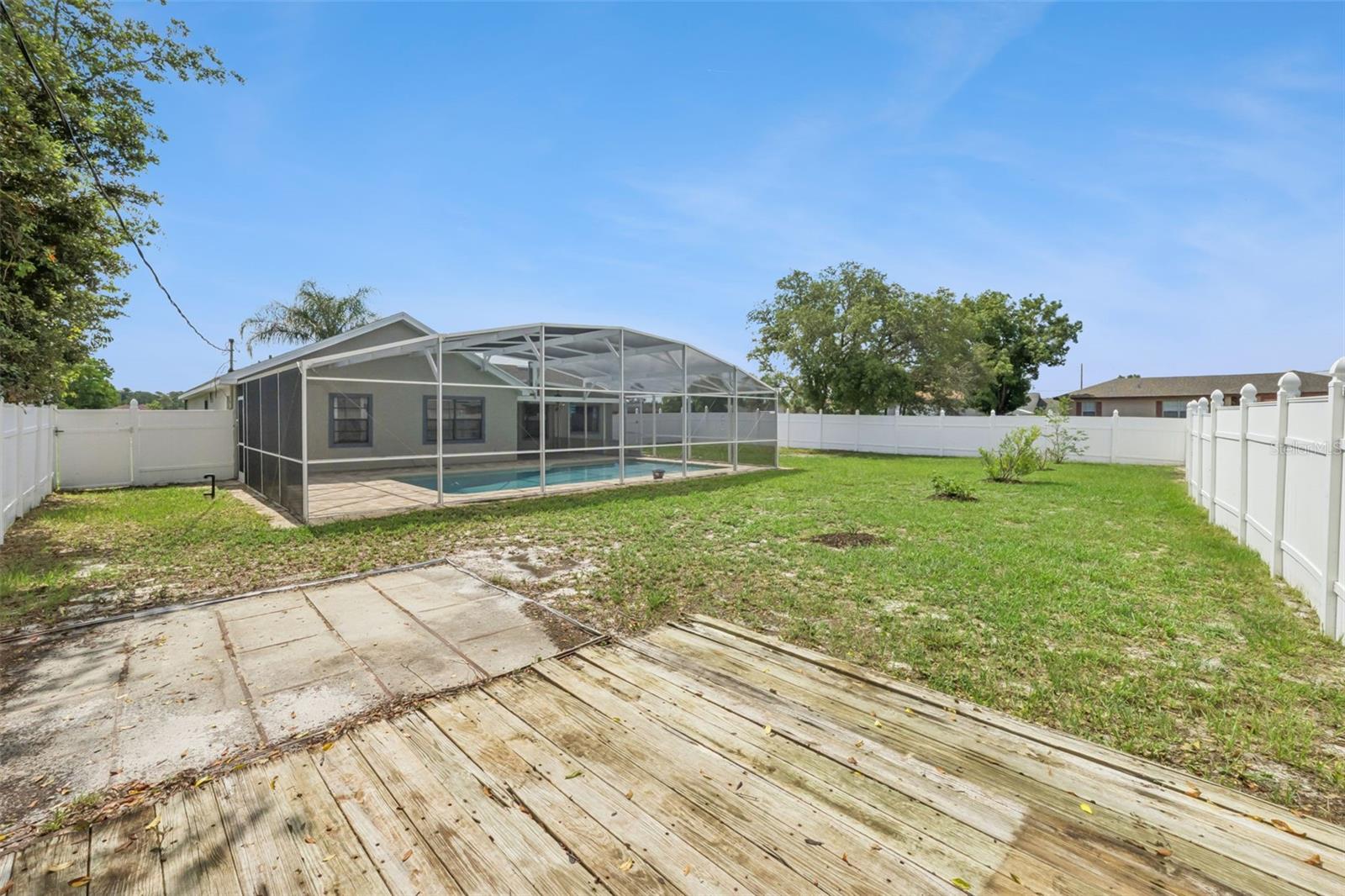 2620 E DORCHESTER DR