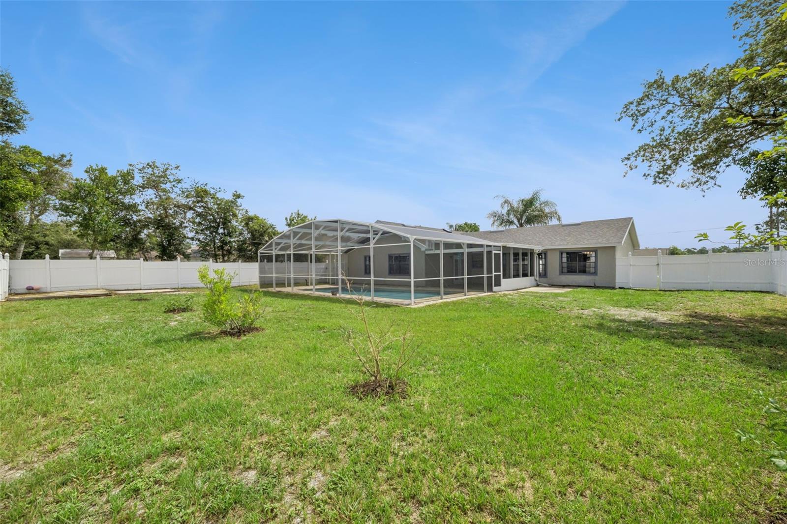 2620 E DORCHESTER DR