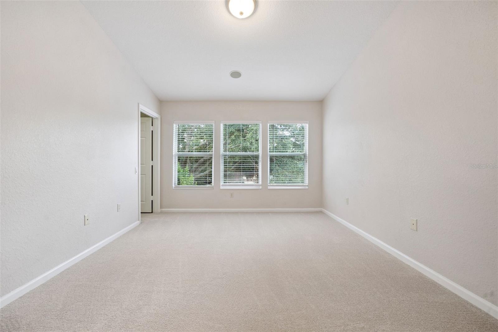7138 SHOWCASE LN