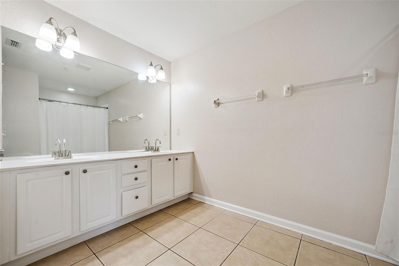 7138 SHOWCASE LN