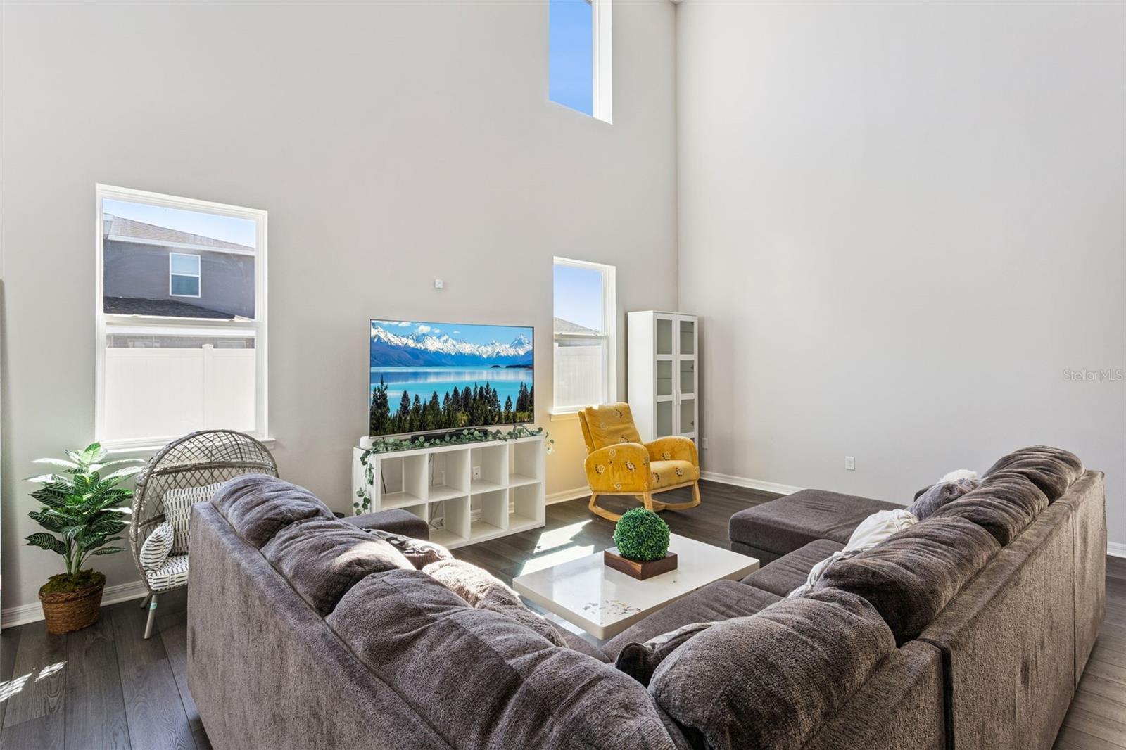1111 LONE PALM WAY