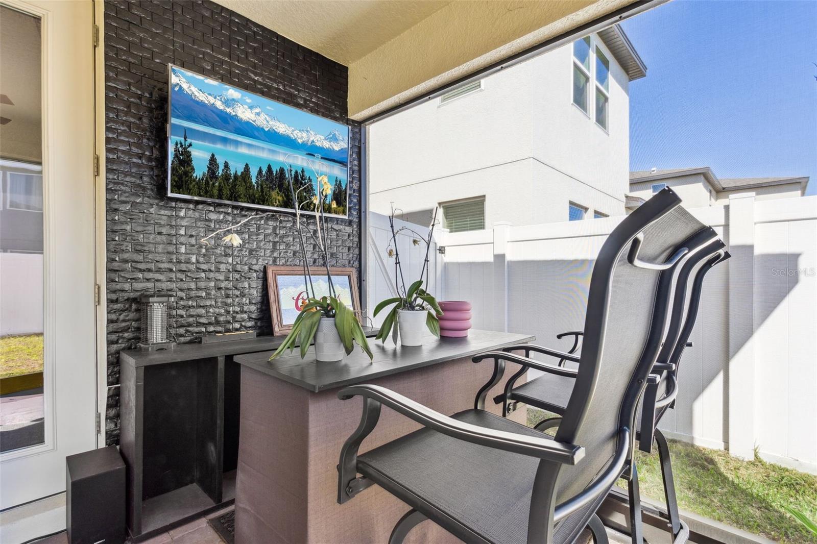 1111 LONE PALM WAY
