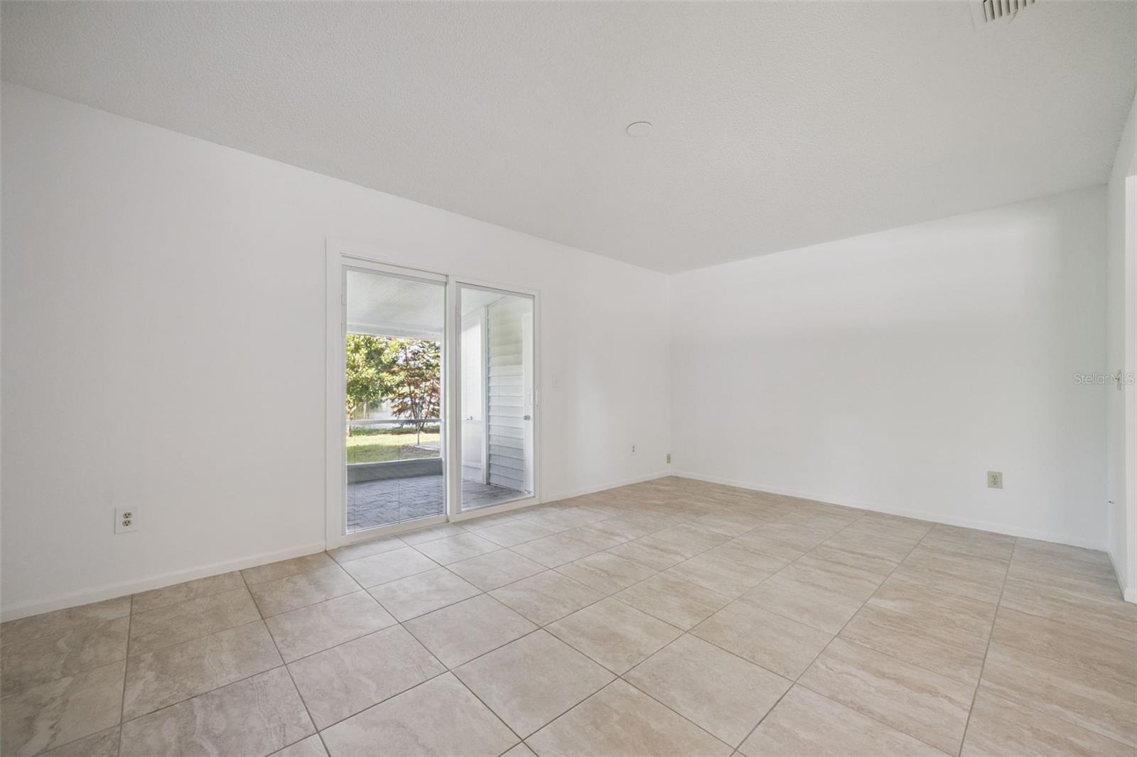 498 GREEN SPRING CIR