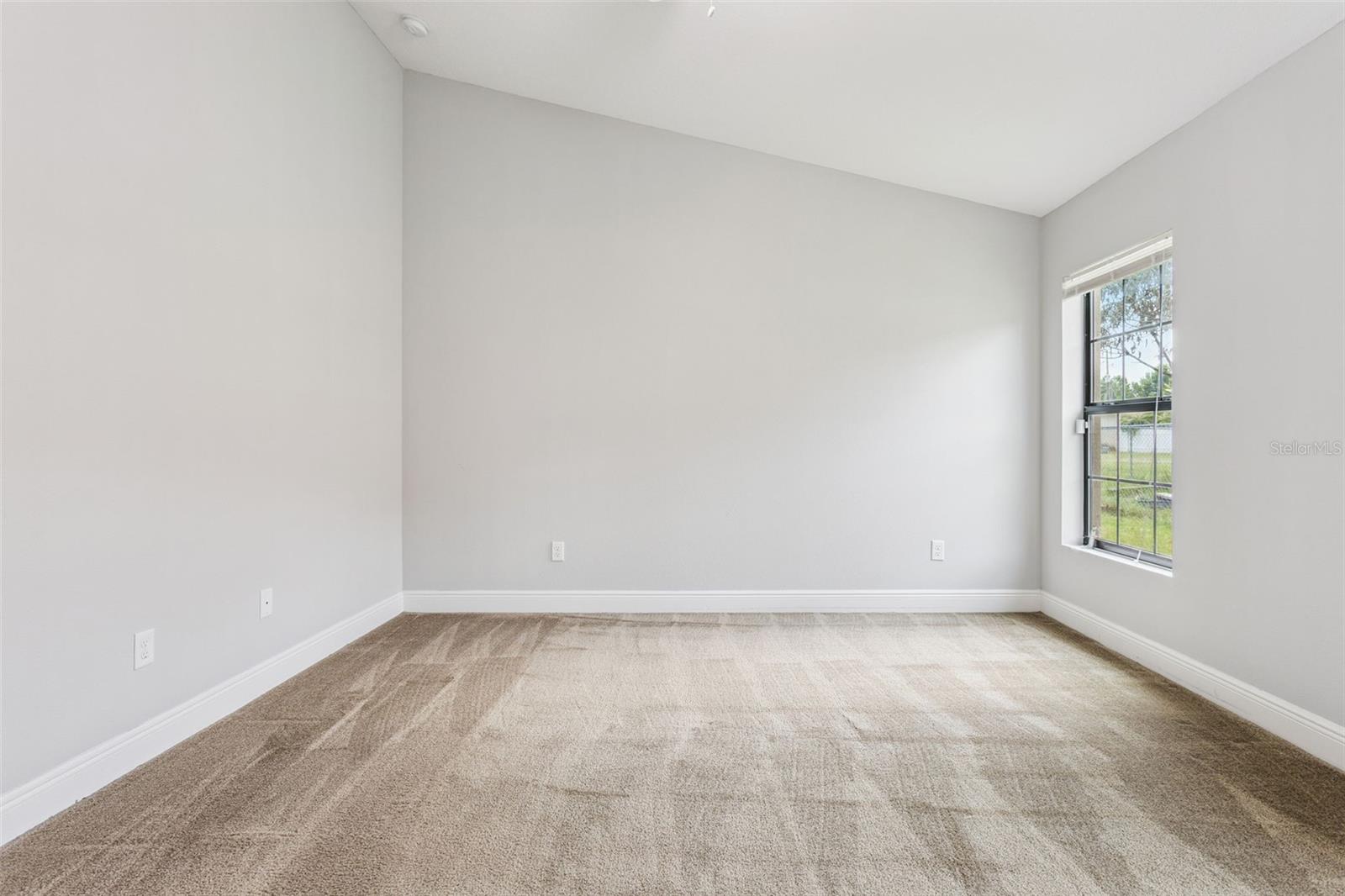 1144 CAMBOURNE DR