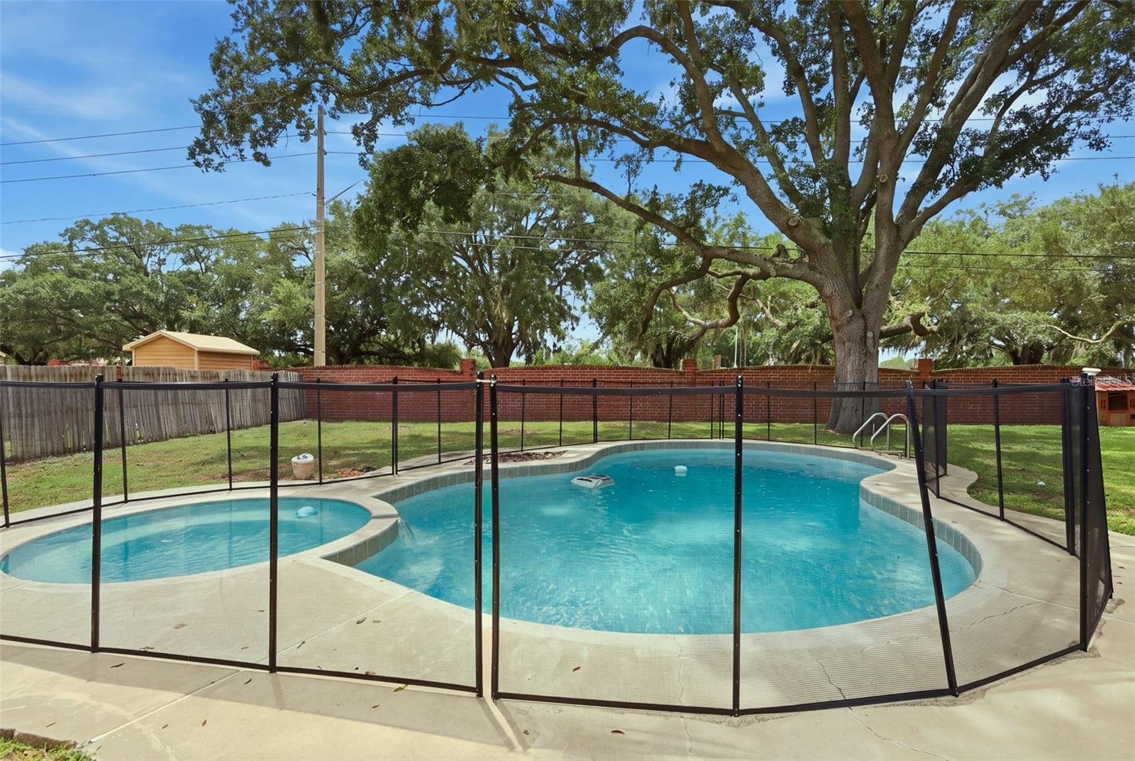 6785 TAMARIND CIR