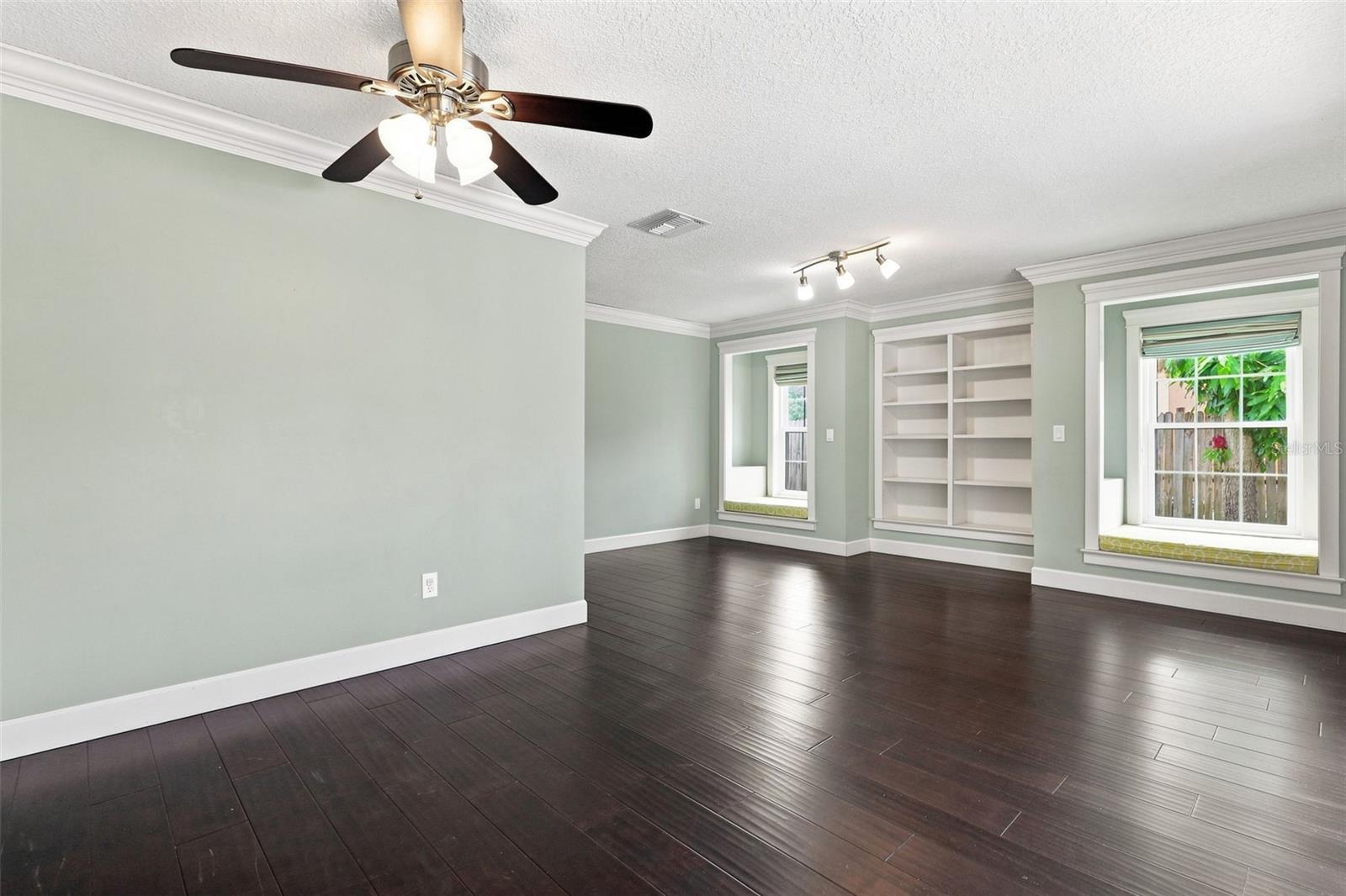 6785 TAMARIND CIR