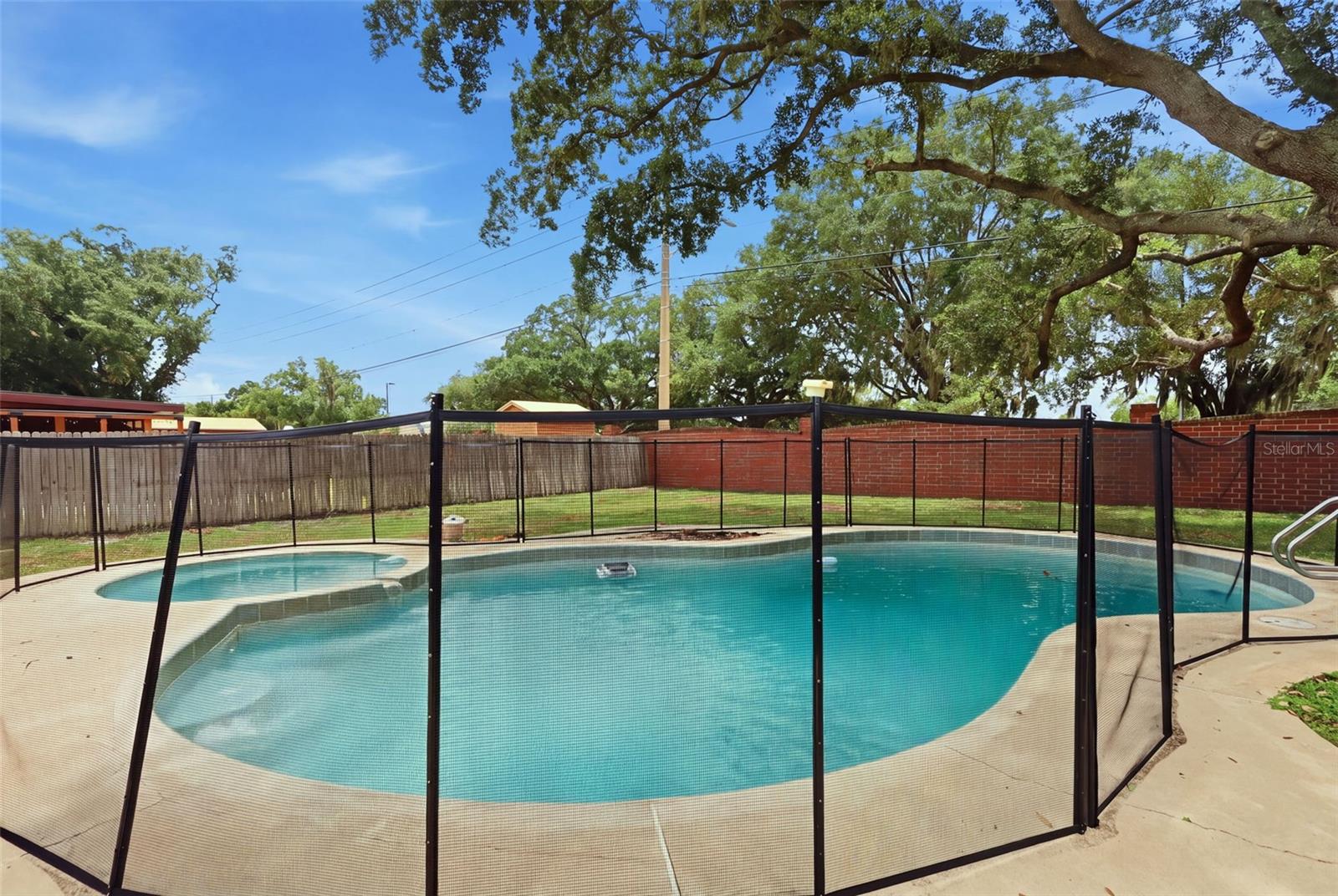 6785 TAMARIND CIR