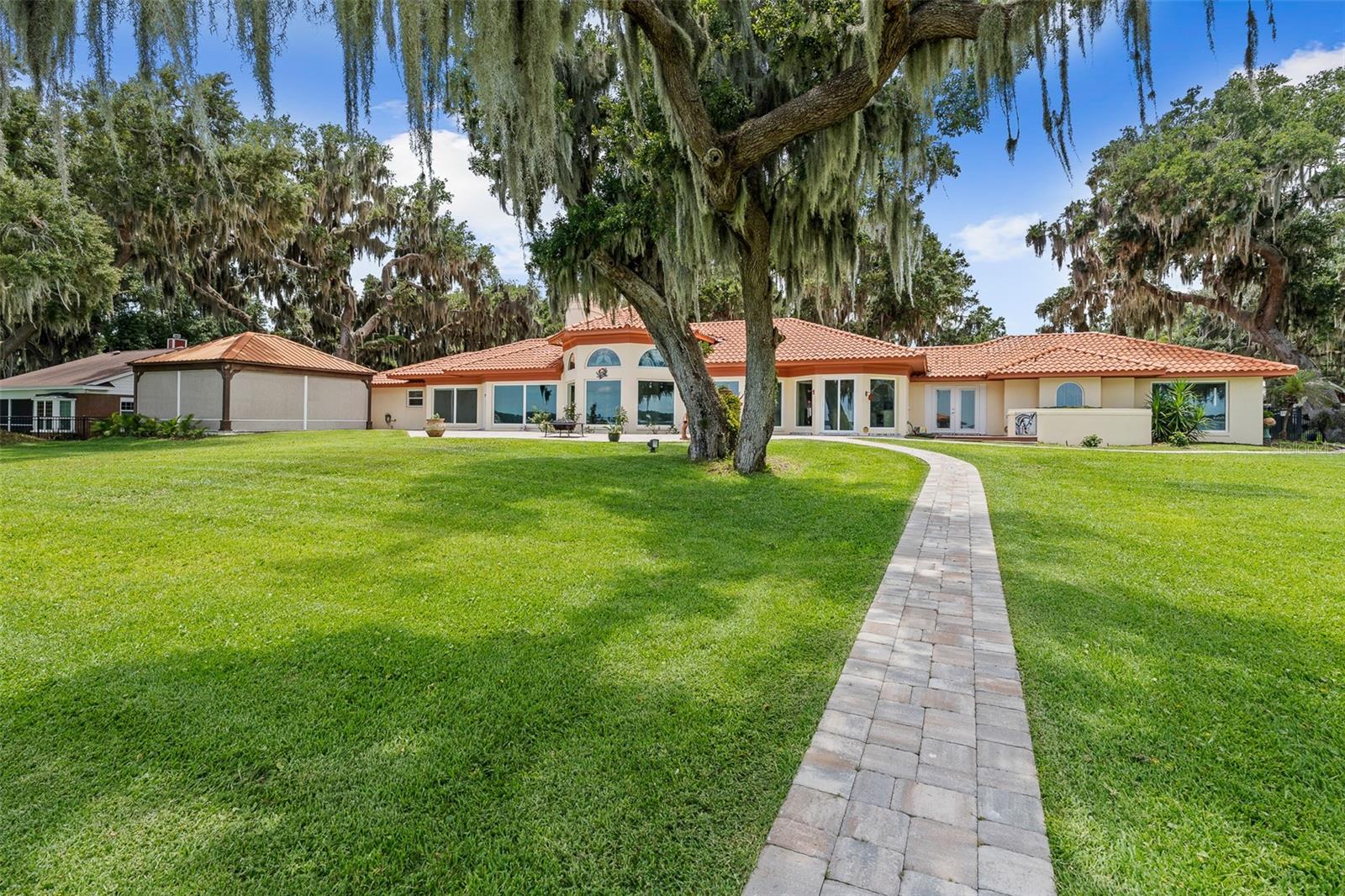 1412 MOSSWOOD DR
