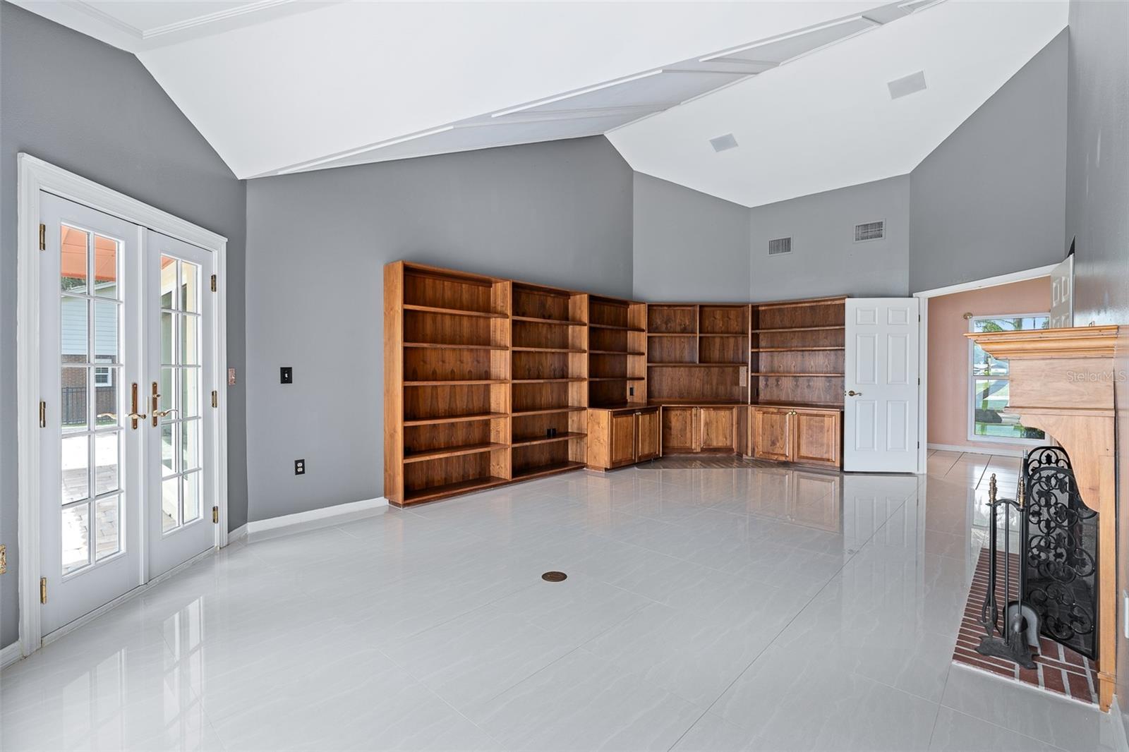 1412 MOSSWOOD DR