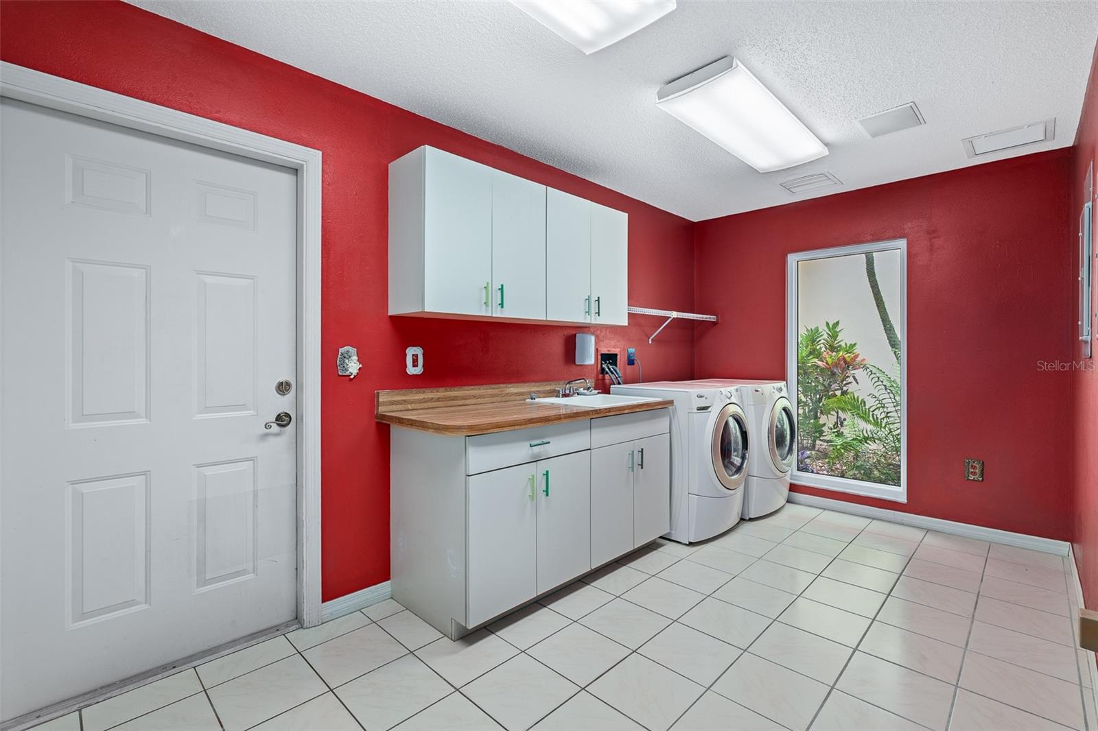 1412 MOSSWOOD DR