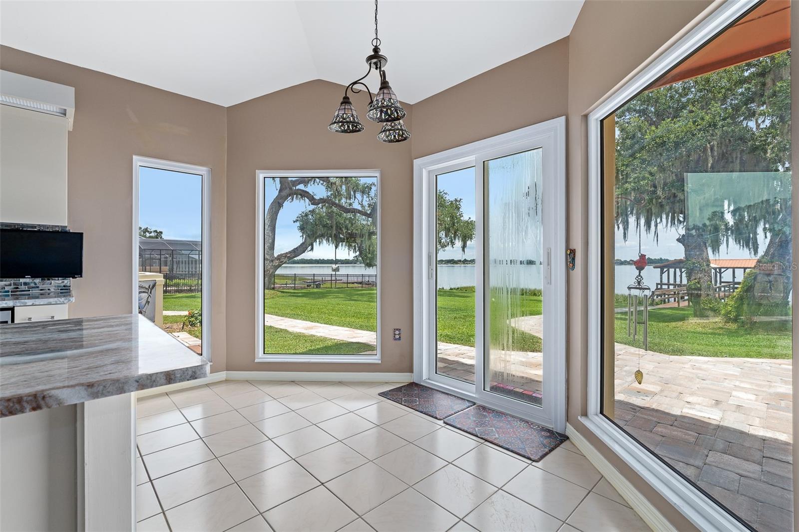 1412 MOSSWOOD DR