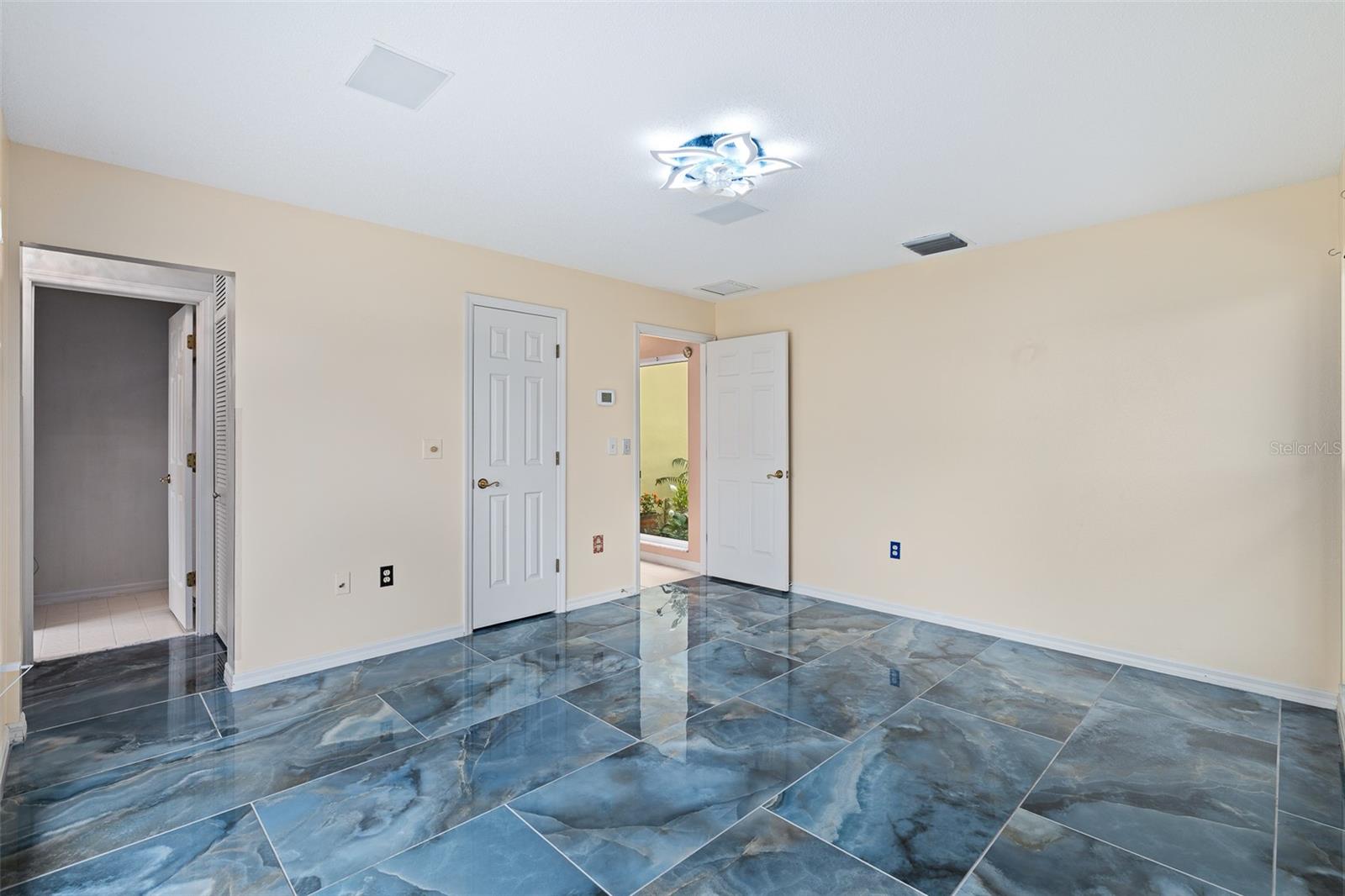 1412 MOSSWOOD DR