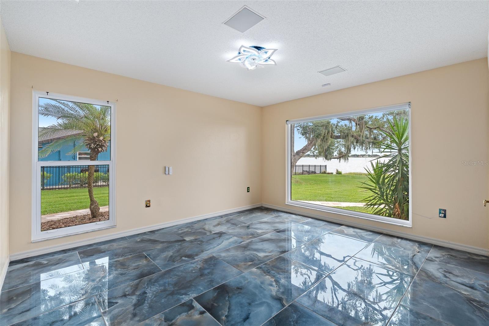 1412 MOSSWOOD DR